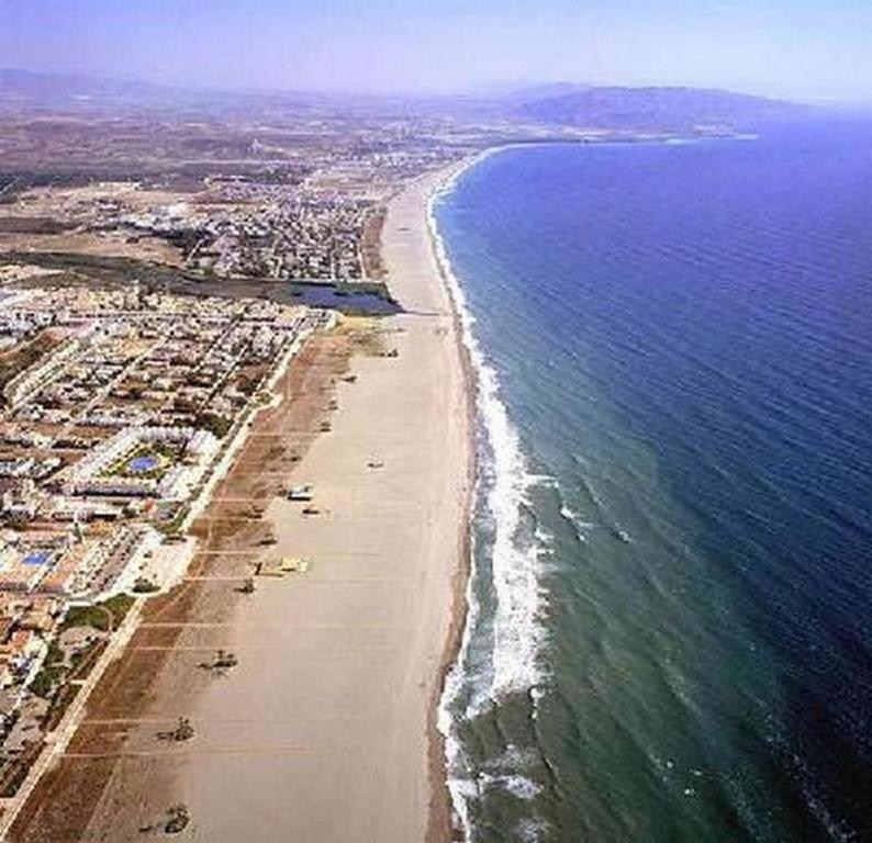 Apartamento Primera Linea De Playa Las Marinas Vera Luaran gambar